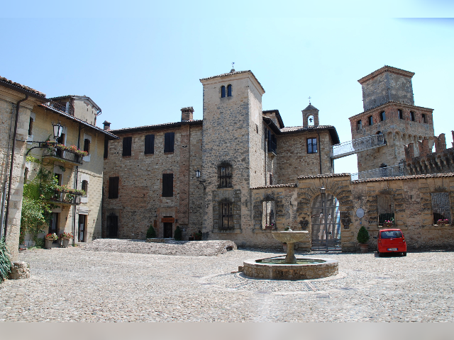 Vigoleno, borgo in miniatura