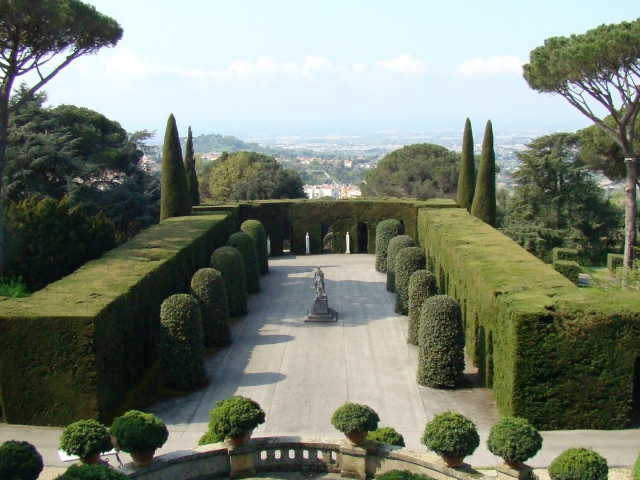 de Pauselijke tuinen van Castel Gandolfo