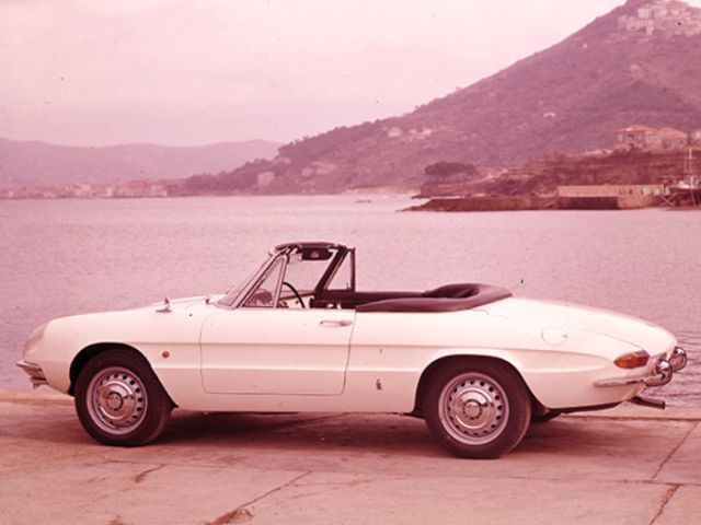 Iconische Italiaanse auto’s: Alfa Romeo Spider (1966-1994)