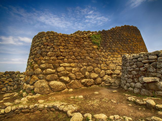 Taalbad: Sardegna en de nuraghi