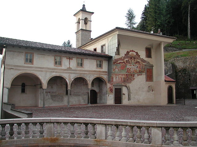 Clusone oratorio dei disciplini buitenzijde