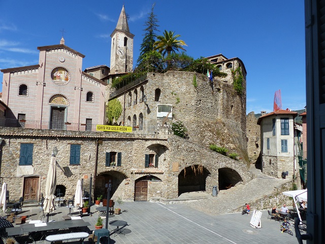 Liefde voor Ligurië: de Mata Hari van Apricale