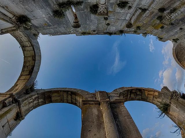 Onbekend Basilicata: Venosa en de kerk die er 900 jaar niet kwam