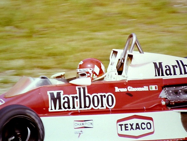 F1 racers: Bruno Giacomelli, metserszoon scheert hoge toppen