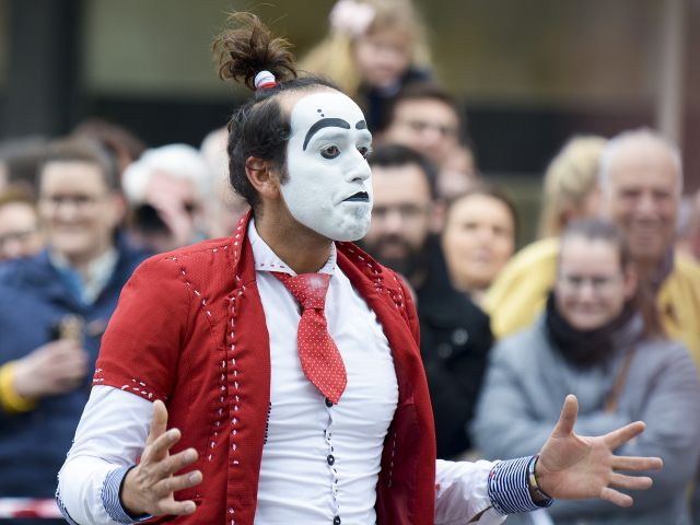 Innemend Italië: STRAATANIMATIE