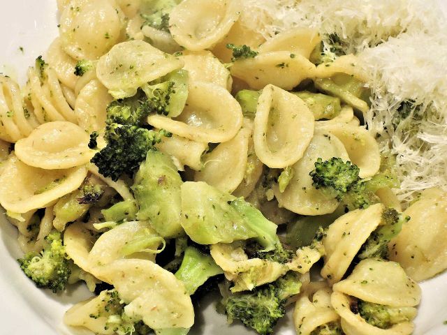 Buonissimo appetito in Estate!: Orecchiette con broccoli
