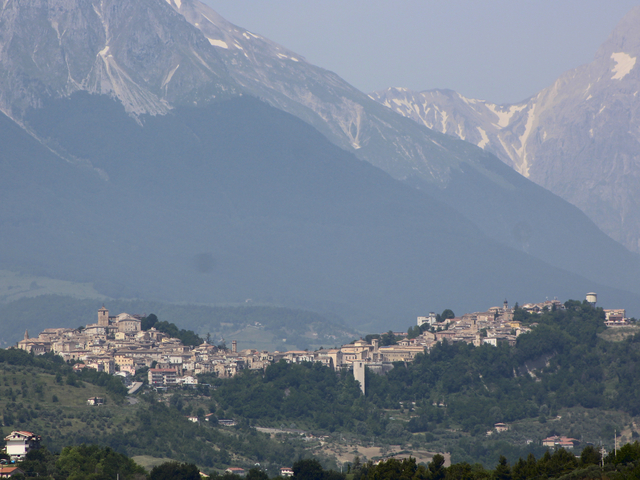 Schatten van Abruzzo (7): Penne, modestad van baksteen
